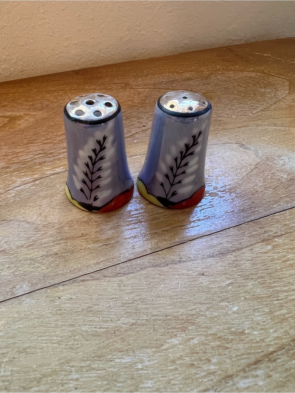 Hand-Painted Ceramic Salt and Pepper Shakers in Lavender with Leaf Motif